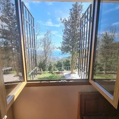 Tra Il Mare E I Monti Hébergement de vacances *