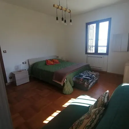 Nyaraló Tra Il Mare E I Monti *