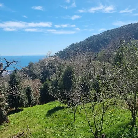 Tra Il Mare E I Monti Hébergement de vacances *