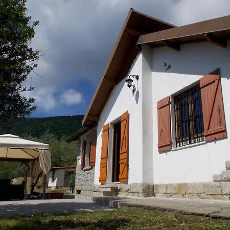 Tra Il Mare E I Monti Holiday home